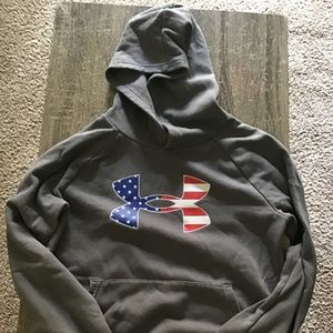 Boys Under Armour, Size Youth Large, Gray